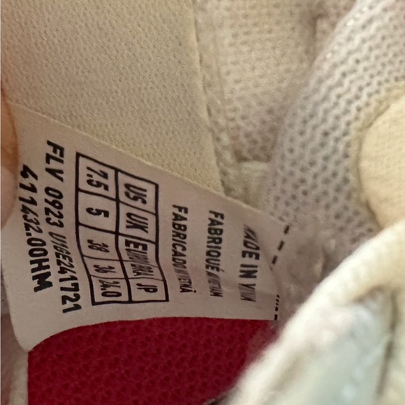 Mizuno Women's Wave Rebellion Pro 2 Running Shoe Size 7.5 - Picture 6 of 9